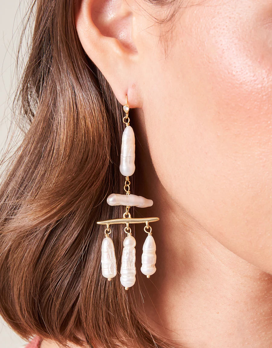 Great Hall Pearl Earring