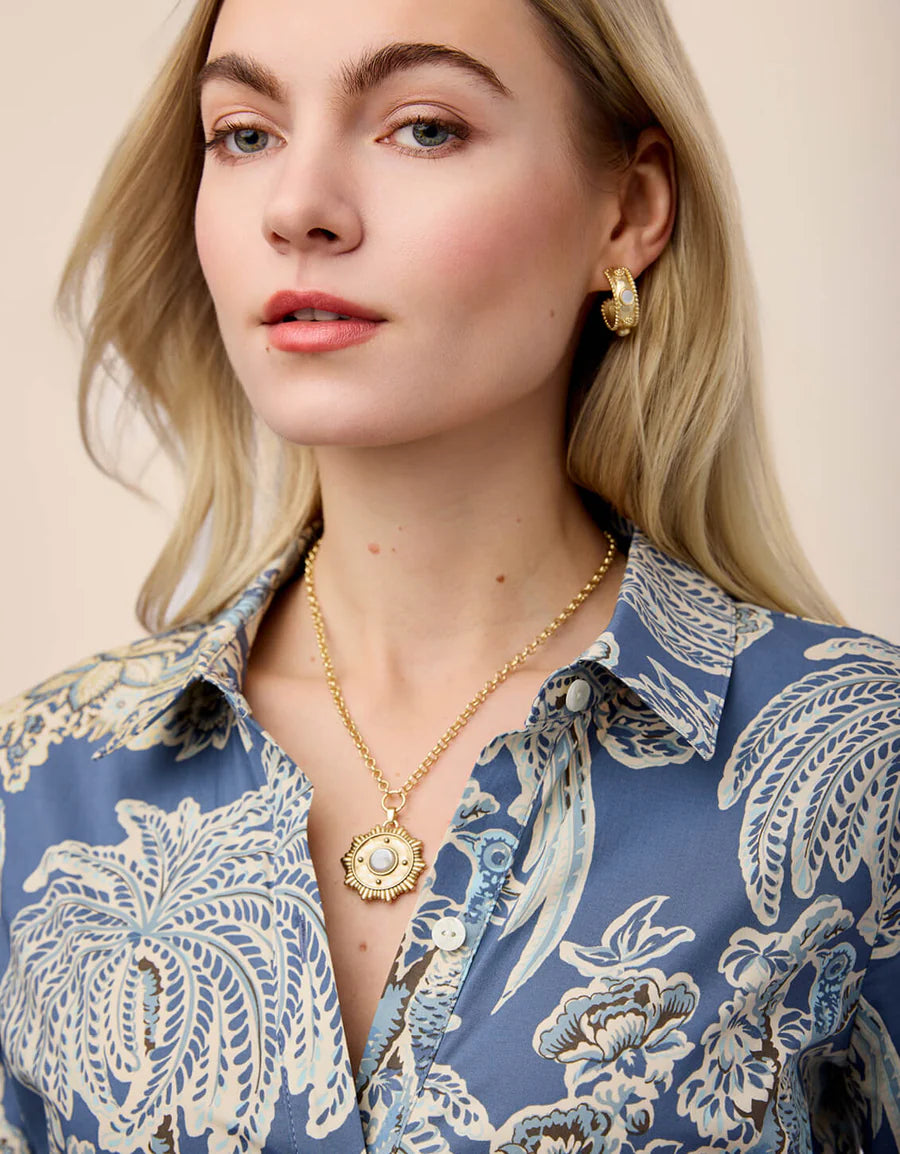 Centered Medallion Necklace, 20", Mother of Pearl