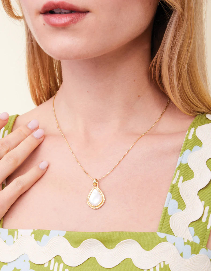 Enclave Petite Necklace, 18", Mother-of-Pearl