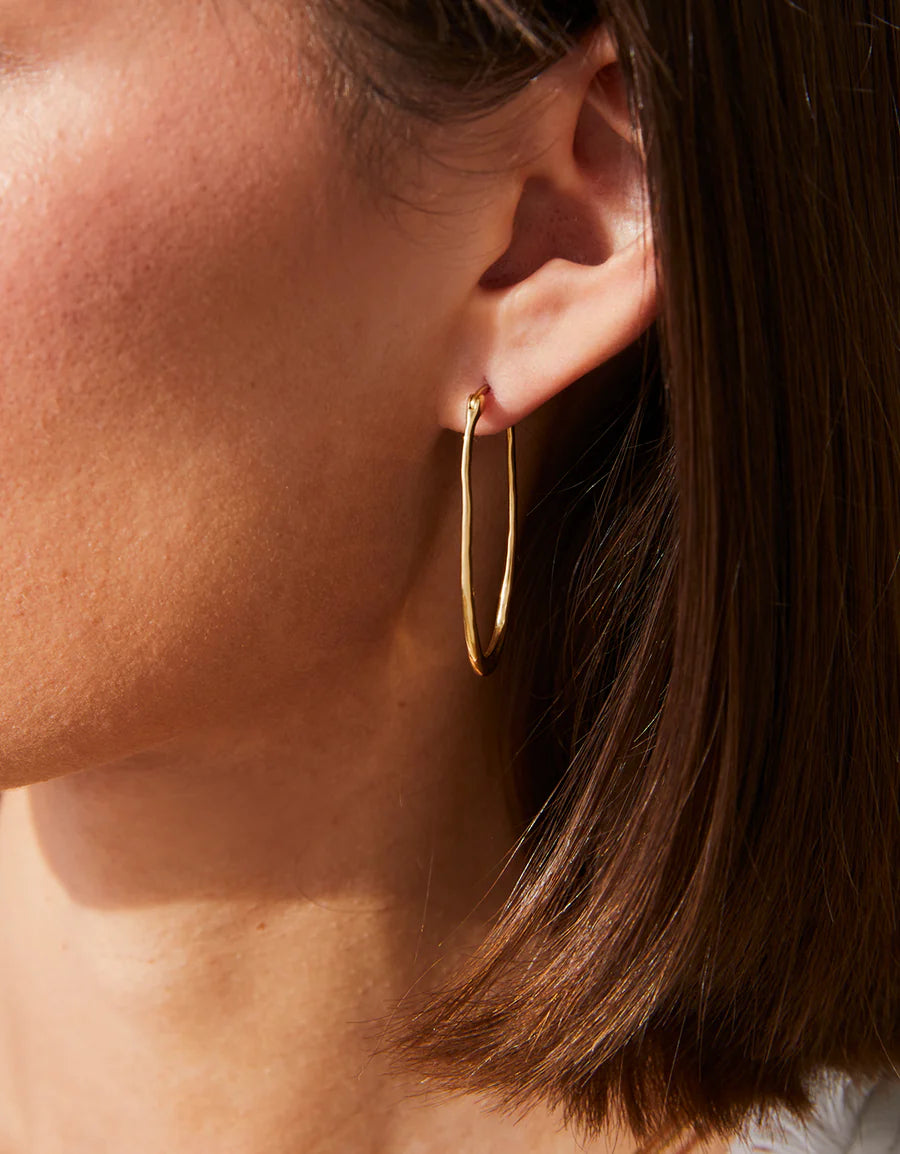 Fiddlers Cove Hoop Earrings Gold