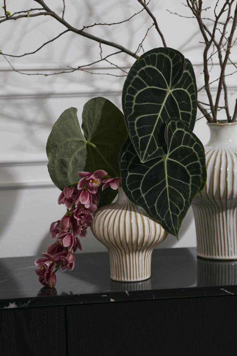Akita Vase